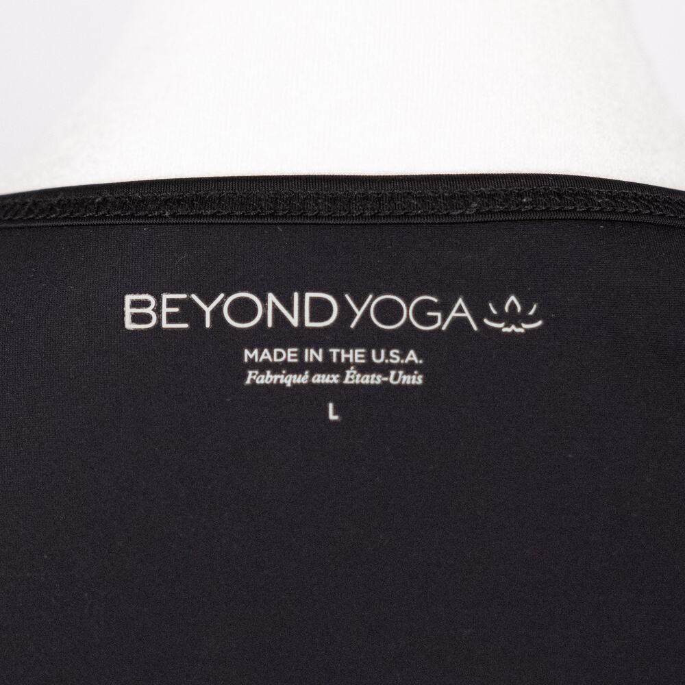 Beyond Yoga Women's Cruz Scalloped Crop Top Size LARGE Black Laser Cut Hem - Picture 7 of 7